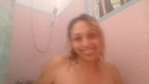 Twocrazy85 online show from November 27, 2025, 5:04 pm