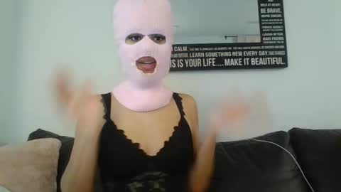 Snapshot of twogirlslove chatting on April 9, 2026, 5:18 am AvaMini online show from April 9, 2026, 5:18 am