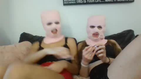 Snapshot of twogirlslove chatting on April 9, 2026, 6:19 am AvaMini online show from April 9, 2026, 6:19 am