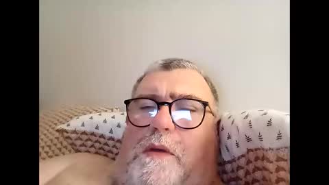 Snapshot of twohats2810 chatting on March 13, 2026, 7:09 pm twohats2810 online show from March 13, 2026, 7:09 pm
