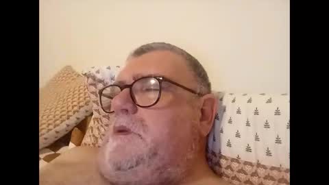 Snapshot of twohats2810 chatting on March 18, 2026, 7:50 pm twohats2810 online show from March 18, 2026, 7:50 pm