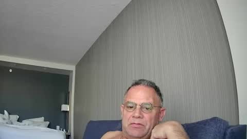 Twopeopleinlove online show from November 2, 2025, 3:14 pm