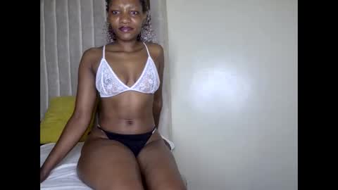 tyla_cerry online show from November 18, 2025, 1:00 am