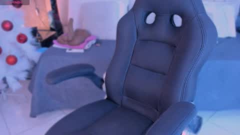 Snapshot of tyla_demon chatting on December 2, 2025, 3:34 am TYLA online show from December 2, 2025, 3:34 am