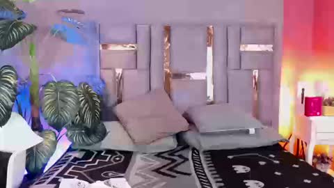 tyla_ks online show from September 30, 2025, 8:03 pm