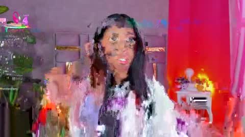 tyla_ks online show from April 8, 2026, 7:58 pm