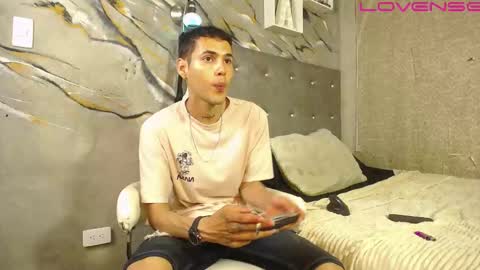 Snapshot of tyler_coopr chatting on October 21, 2025, 4:24 am tyler cooper online show from October 21, 2025, 4:24 am