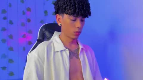 Tyler Garcia  online show from February 19, 2025, 12:00 pm