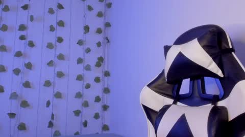 Tyler Garcia  online show from March 4, 2025, 1:28 pm