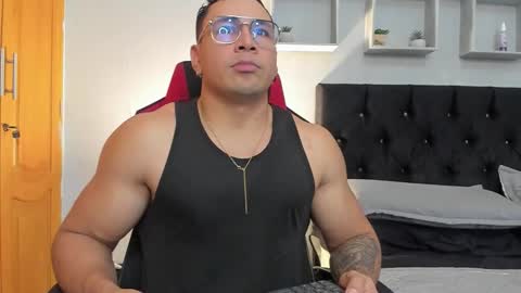 tyler_hank1 online show from March 27, 2026, 1:33 am