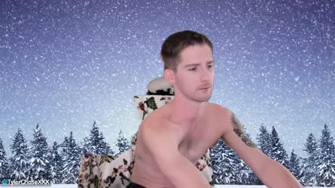 Snapshot of tylerchasexxx chatting on December 23, 2024, 10:33 pm Tyler Chase online show from December 23, 2024, 10:33 pm
