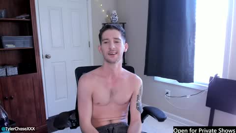 Snapshot of tylerchasexxx chatting on January 17, 2025, 8:11 pm Tyler Chase online show from January 17, 2025, 8:11 pm