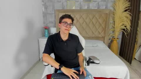 Snapshot of tylercross_ chatting on March 23, 2026, 8:13 pm Tyler online show from March 23, 2026, 8:13 pm
