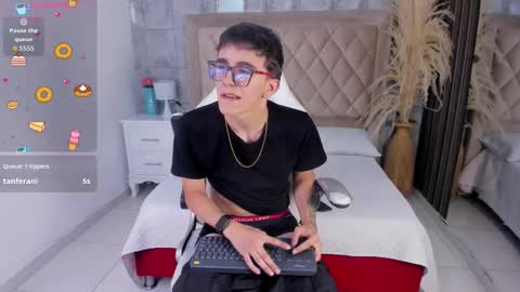 Snapshot of tylercross_ chatting on March 25, 2026, 8:48 pm Tyler online show from March 25, 2026, 8:48 pm