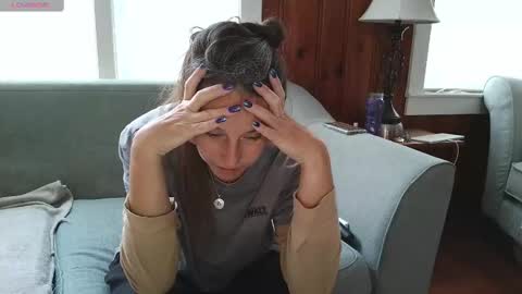 Tyler Sands online show from November 13, 2025, 1:21 pm