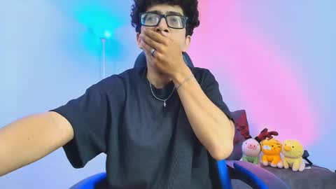   online show from December 4, 2025, 4:11 am