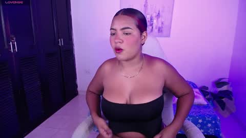 Snapshot of tyna_brown chatting on April 9, 2026, 12:10 pm Tyna online show from April 9, 2026, 12:10 pm