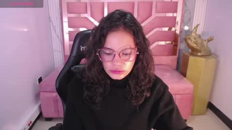 Snapshot of tyna_ch chatting on January 3, 2025, 4:16 pm TYNA online show from January 3, 2025, 4:16 pm