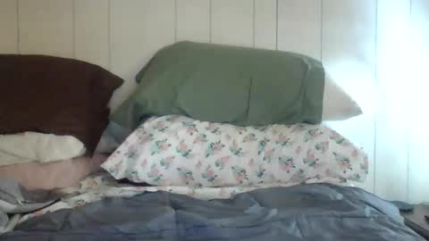 Snapshot of u_caught_us chatting on February 14, 2025, 1:02 am u_caught_us online show from February 14, 2025, 1:02 am