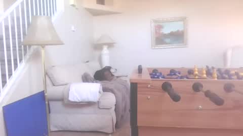 Snapshot of uandme_baby chatting on January 15, 2025, 11:40 pm Azelia B online show from January 15, 2025, 11:40 pm