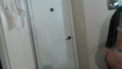 Snapshot of uandme_baby chatting on October 31, 2025, 5:03 pm Azelia B online show from October 31, 2025, 5:03 pm