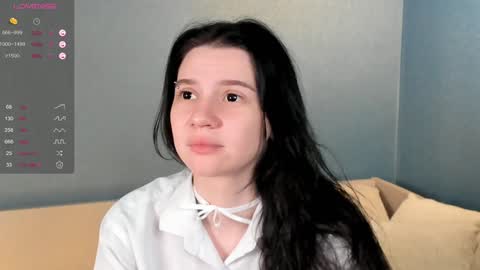 Lili online show from February 6, 2025, 8:45 pm