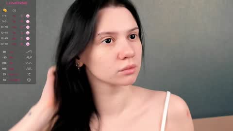 Lili online show from February 7, 2025, 7:27 pm