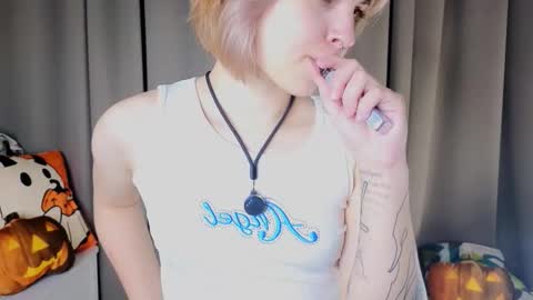 Polly online show from November 1, 2025, 3:25 pm