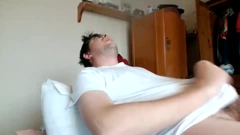 uglyyounlad online show from February 16, 2026, 3:52 pm