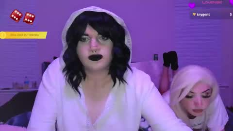 Snapshot of uhhh_lexi chatting on December 14, 2025, 4:07 am Lexi online show from December 14, 2025, 4:07 am