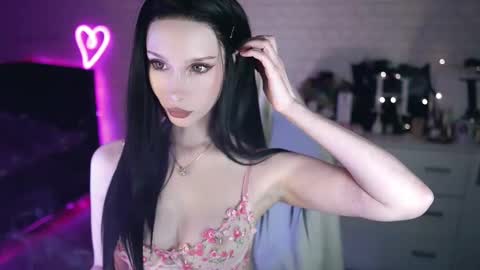 Izzy    online show from February 18, 2025, 5:31 pm