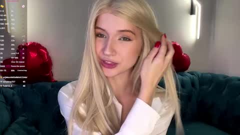 Snapshot of ulalittlepage chatting on May 5, 2026, 3:31 pm Vikki online show from May 5, 2026, 3:31 pm