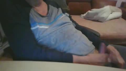 Snapshot of ulmeni4 chatting on December 13, 2024, 8:04 pm ulmeni4 online show from December 13, 2024, 8:04 pm