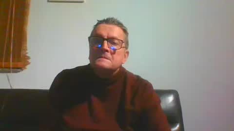 Snapshot of ulmeni4 chatting on December 25, 2024, 4:11 pm ulmeni4 online show from December 25, 2024, 4:11 pm