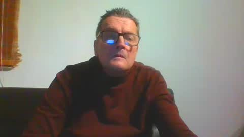 Snapshot of ulmeni4 chatting on December 25, 2024, 7:13 pm ulmeni4 online show from December 25, 2024, 7:13 pm