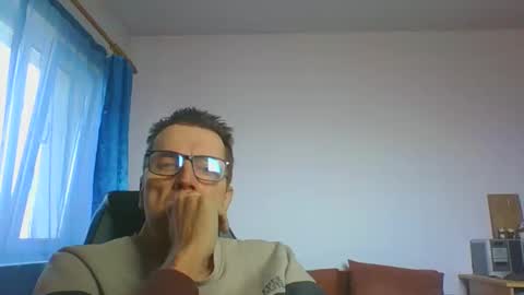 Snapshot of ulmeni4 chatting on February 21, 2025, 10:17 am ulmeni4 online show from February 21, 2025, 10:17 am