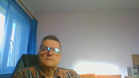 Snapshot of ulmeni4 chatting on March 12, 2025, 12:15 pm ulmeni4 online show from March 12, 2025, 12:15 pm