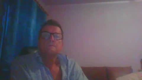 Snapshot of ulmeni4 chatting on October 20, 2025, 4:24 am ulmeni4 online show from October 20, 2025, 4:24 am