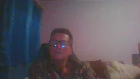 Snapshot of ulmeni4 chatting on October 22, 2025, 6:18 pm ulmeni4 online show from October 22, 2025, 6:18 pm