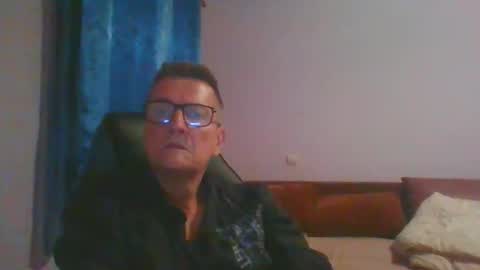 Snapshot of ulmeni7 chatting on October 31, 2025, 7:04 pm ulmeni7 online show from October 31, 2025, 7:04 pm