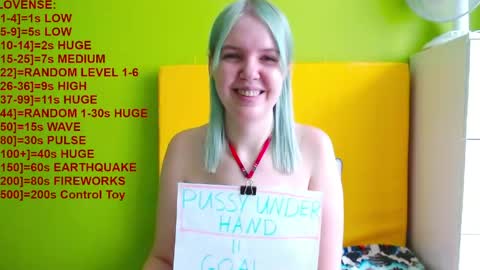 Snapshot of ultra_meow chatting on May 13, 2026, 7:06 am Roxy online show from May 13, 2026, 7:06 am
