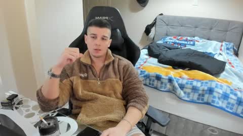 Snapshot of ulxer chatting on December 14, 2024, 12:11 am hi im mike tyson - online show from December 14, 2024, 12:11 am