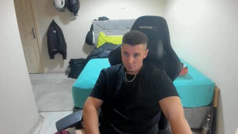 Snapshot of ulxer chatting on October 4, 2025, 7:56 pm hi im mike tyson - online show from October 4, 2025, 7:56 pm