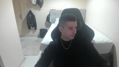 Snapshot of ulxer chatting on November 7, 2025, 7:58 pm hi im mike tyson - online show from November 7, 2025, 7:58 pm