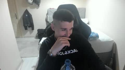 Snapshot of ulxer chatting on November 9, 2025, 6:28 pm hi im mike tyson - online show from November 9, 2025, 6:28 pm