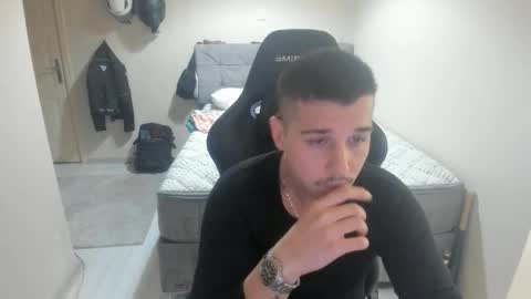 Snapshot of ulxer chatting on November 13, 2025, 8:30 pm hi im mike tyson - online show from November 13, 2025, 8:30 pm