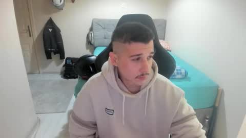 Snapshot of ulxer chatting on November 21, 2025, 4:16 pm hi im mike tyson - online show from November 21, 2025, 4:16 pm