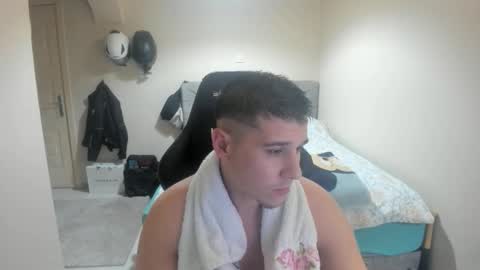 Snapshot of ulxer chatting on December 5, 2025, 6:26 pm hi im mike tyson - online show from December 5, 2025, 6:26 pm