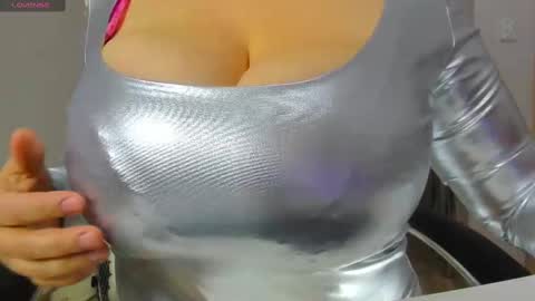 umnizza7777 online show from February 28, 2025, 7:05 am