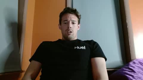 Snapshot of umphreak42 chatting on January 31, 2026, 11:36 pm Andrew online show from January 31, 2026, 11:36 pm